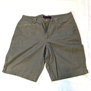 Gloria Vanderbilt Size 14 Olive Shorts